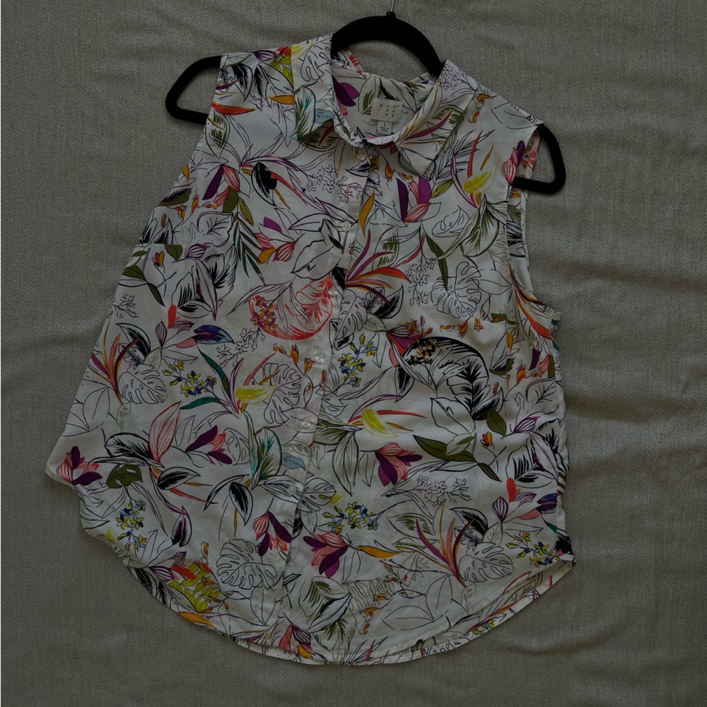 🌿 5/$15 A New Day Sleeveless Floral Button Front Top Large